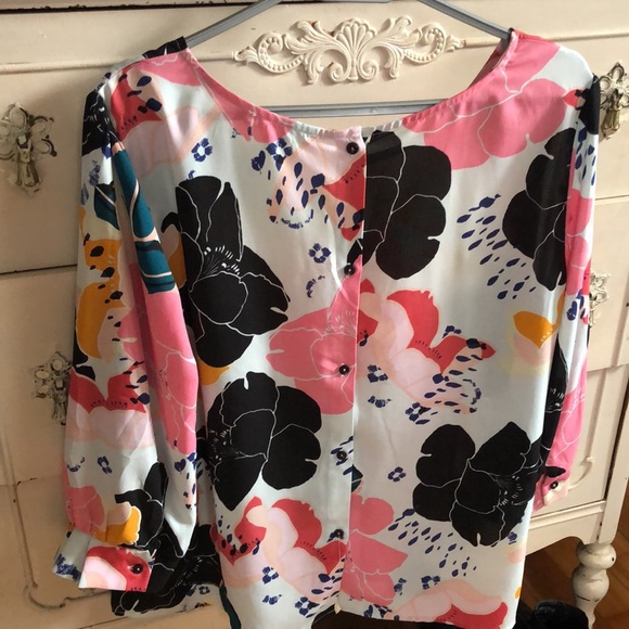 Cooper & Ella vintage floral blouse, buttons back, unique pleated cuffs - Picture 3 of 5